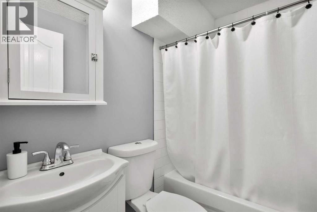 176 Douglas Ridge Green SE, Calgary, Alberta  T2Z 2T4 - Photo 44 - A2305521