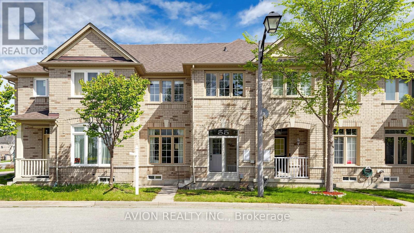 55 Madison Heights Boulevard, Markham, Ontario  L6C 2E3 - Photo 2 - N13132004