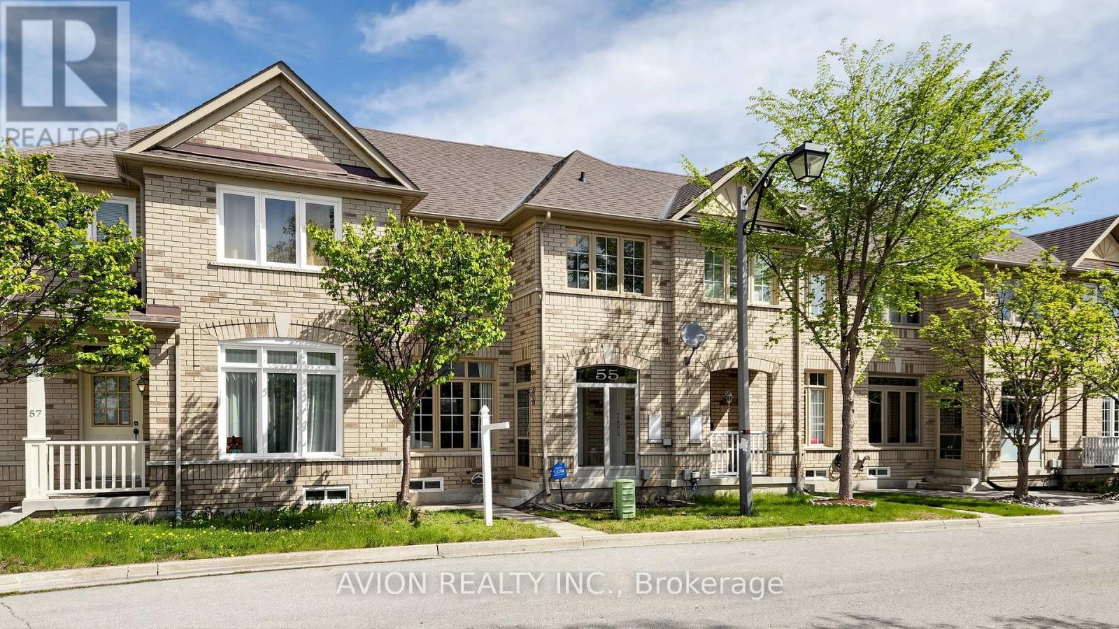 55 Madison Heights Boulevard, Markham, Ontario  L6C 2E3 - Photo 3 - N13132004