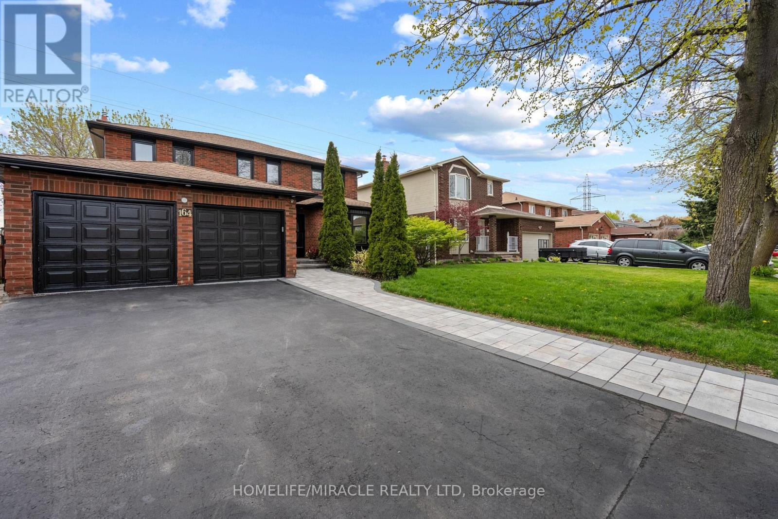 164 Melissa Crescent, Whitby, Ontario  L1N 8G5 - Photo 2 - E13136776