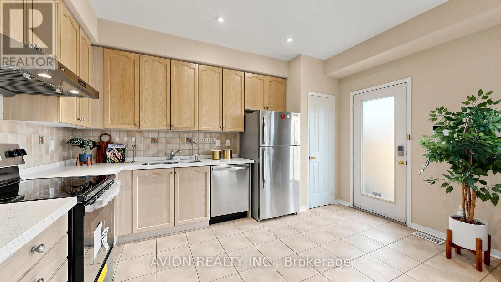 55 Madison Heights Boulevard, Markham, Ontario  L6C 2E3 - Photo 23 - N13132004