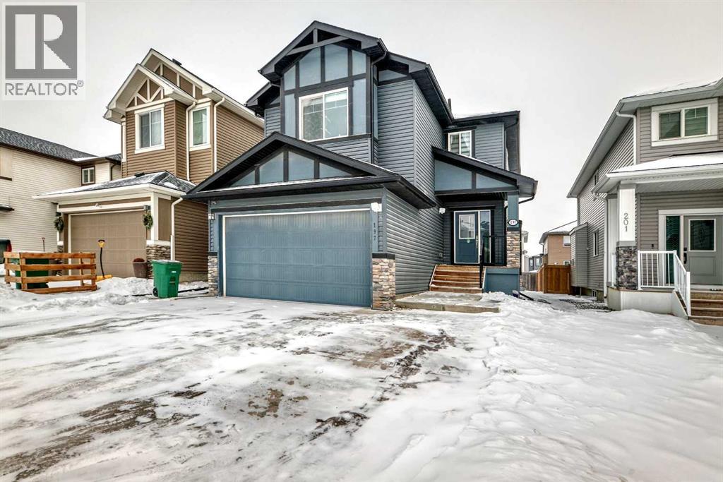 197 Baysprings Gardens SW, Airdrie, Alberta  T4B 5C5 - Photo 2 - A2290238