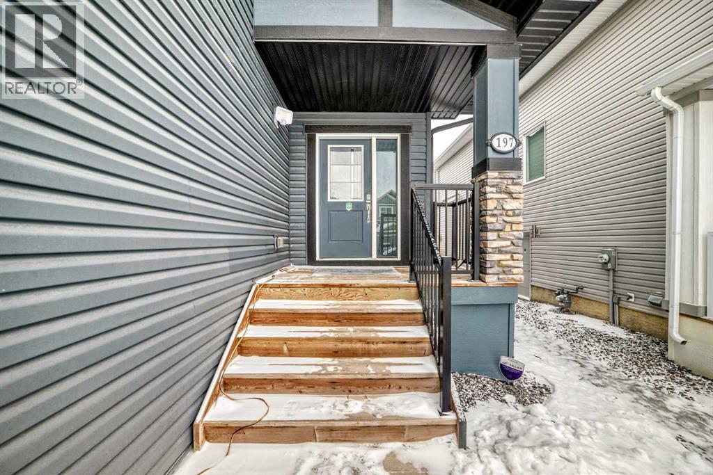 197 Baysprings Gardens SW, Airdrie, Alberta  T4B 5C5 - Photo 3 - A2290238