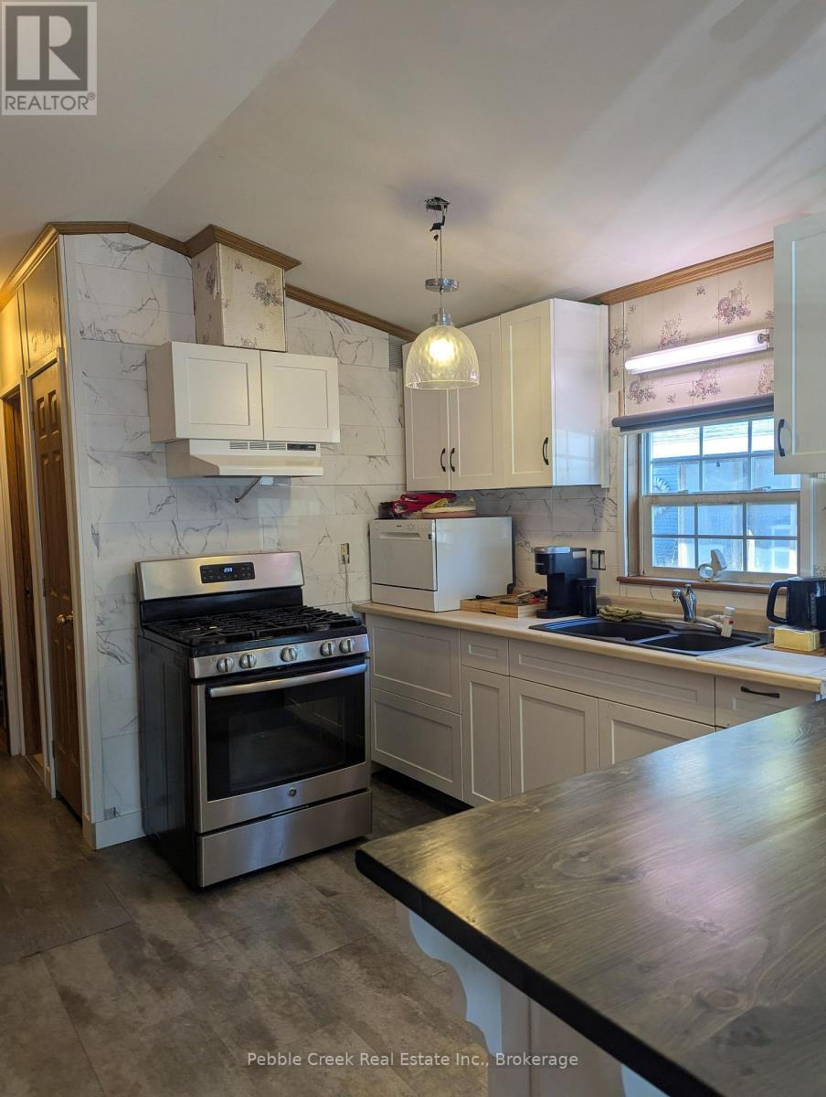 E8 Hickory - 77794 Orchard Line, Central Huron, Ontario N0M 1G0 - Photo 5 - X13085760