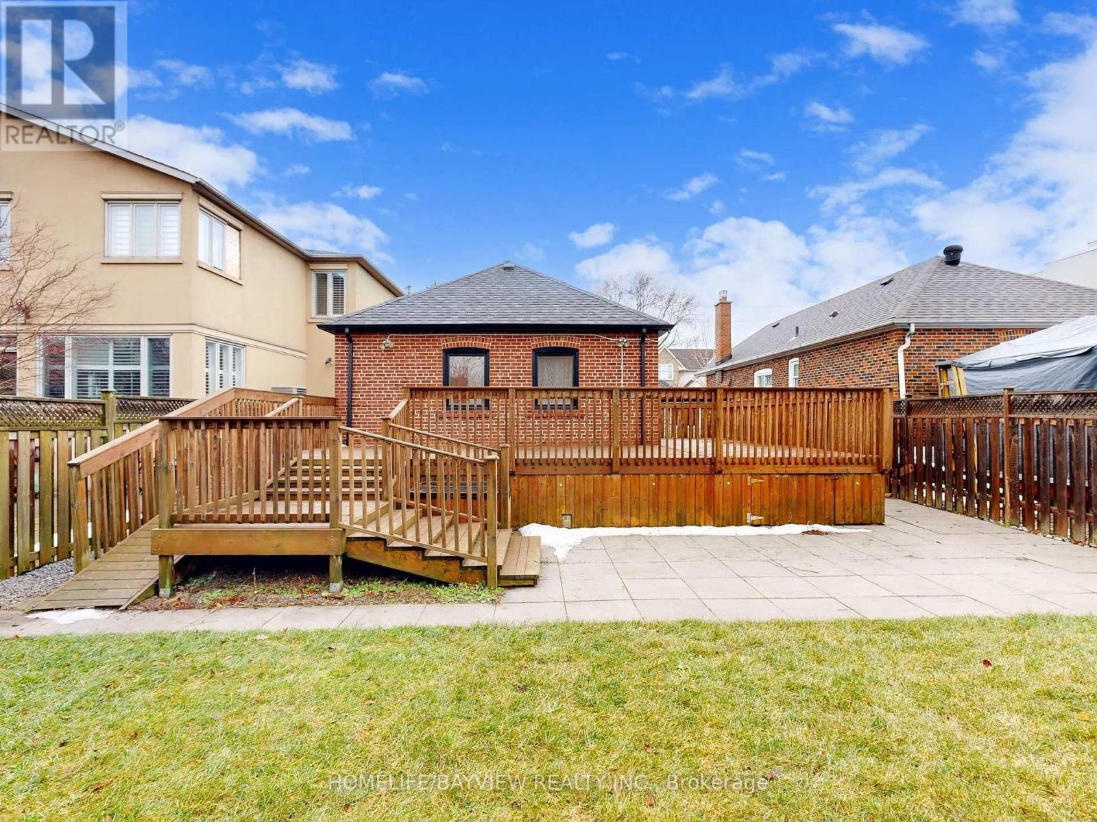 1607 Woodbine Heights Boulevard, Toronto, Ontario  M4B 3A3 - Photo 33 - E13113138