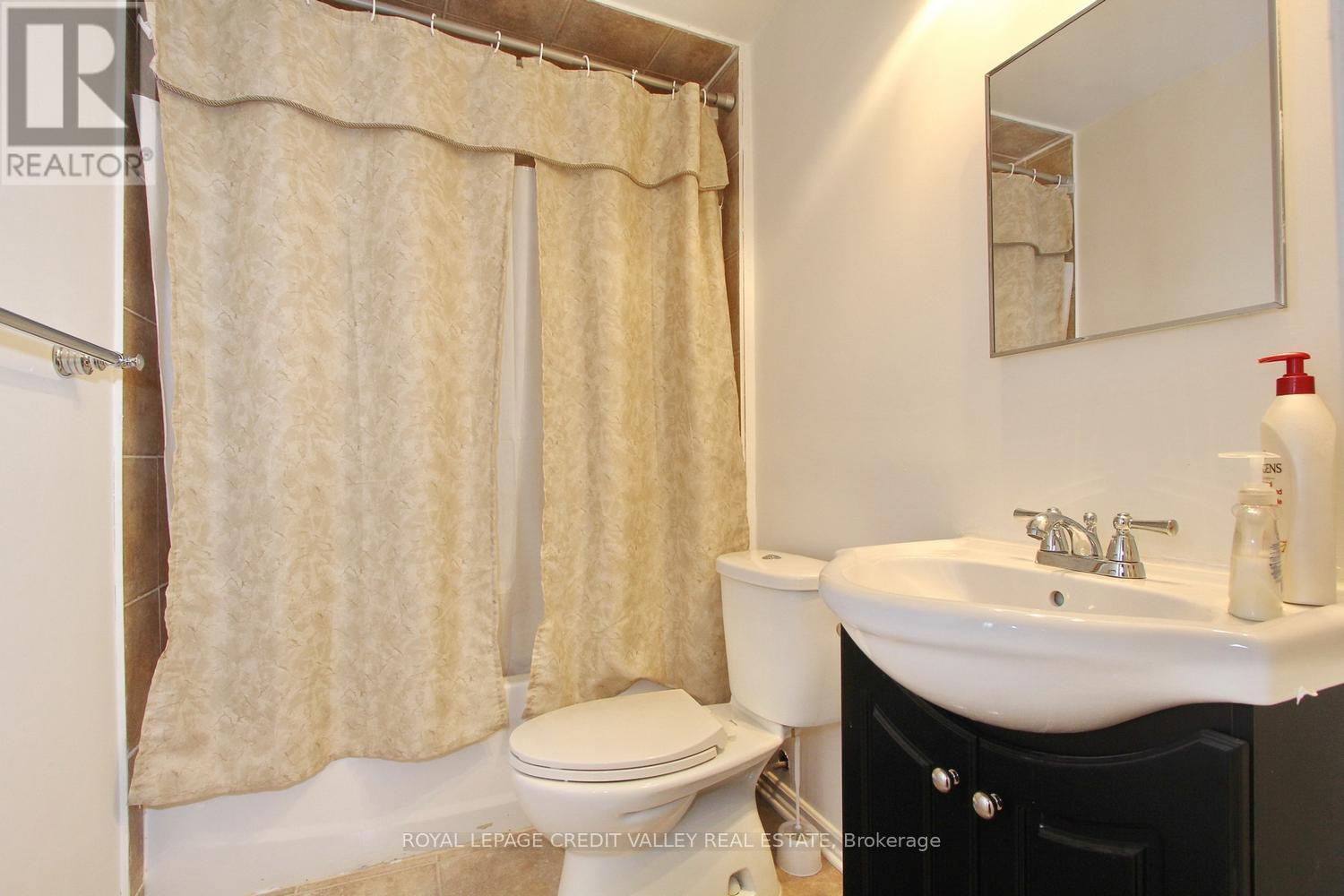 4 Kanata Road, Brampton, Ontario L7A 3R2 - Photo 43 - W12987262