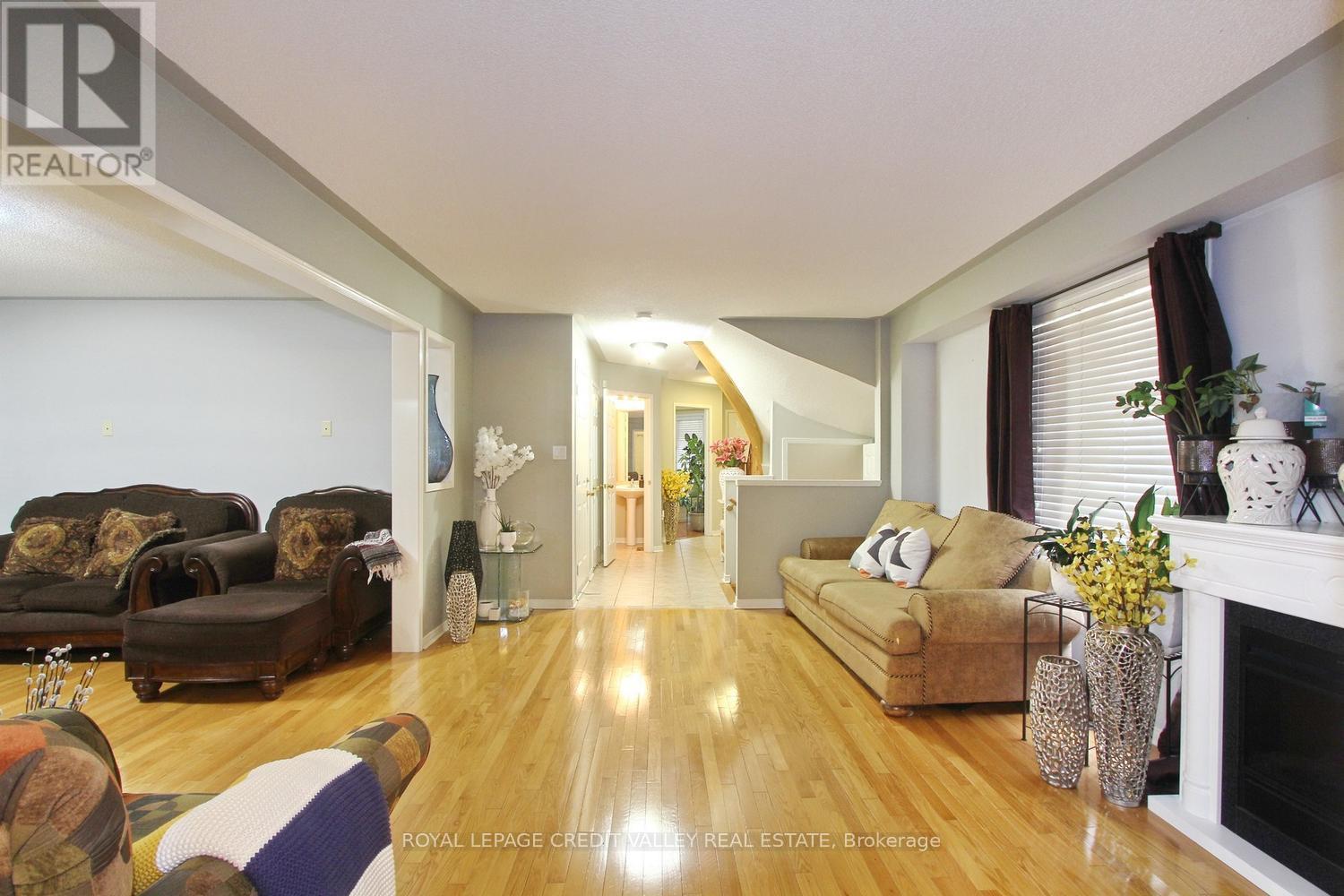 4 Kanata Road, Brampton, Ontario L7A 3R2 - Photo 10 - W12987262