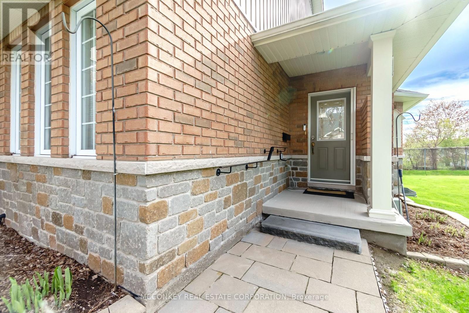 25 Village Crescent, Peterborough, Ontario  K9J 8S7 - Photo 4 - X13138226