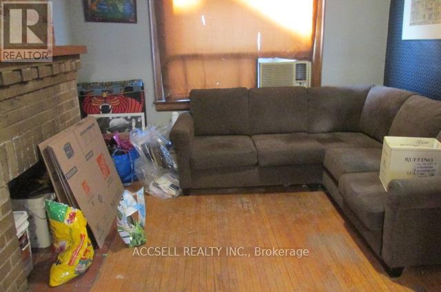 53 Arlington Avenue N, Toronto, Ontario  M6G 3K9 - Photo 2 - C13138210