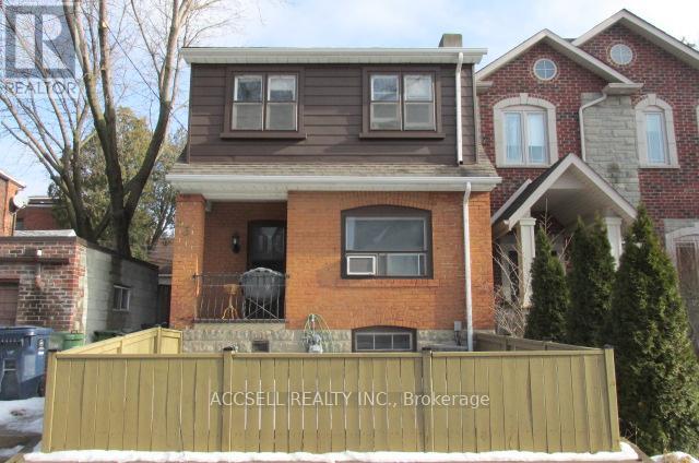 53 Arlington Avenue N, Toronto, Ontario  M6G 3K9 - Photo 3 - C13138210