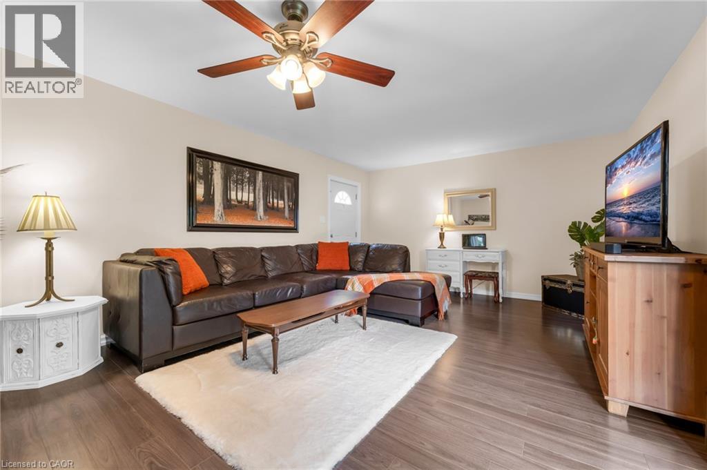 475 East 38th Street, Hamilton, Ontario  L8V 4G7 - Photo 6 - 40820915