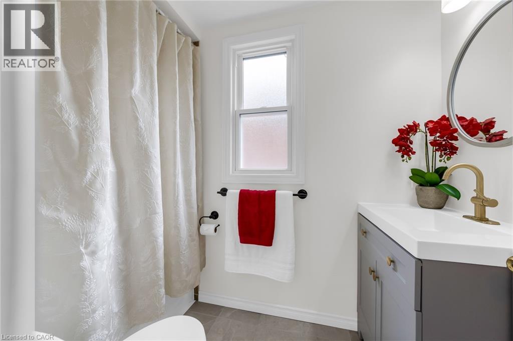 475 East 38th Street, Hamilton, Ontario  L8V 4G7 - Photo 17 - 40820915