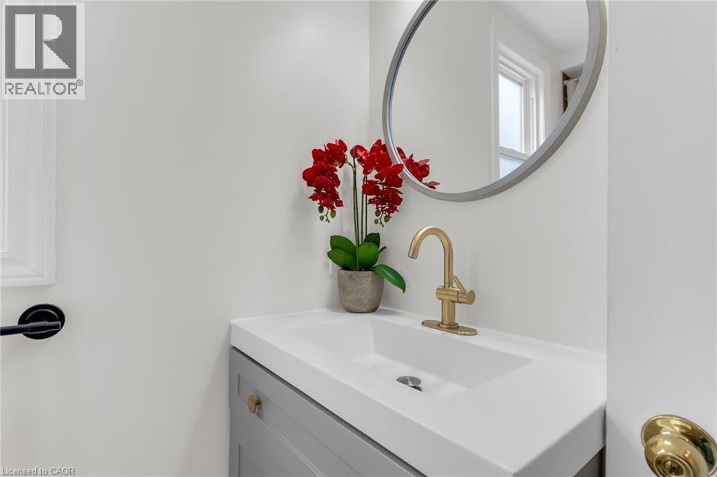 475 East 38th Street, Hamilton, Ontario  L8V 4G7 - Photo 18 - 40820915
