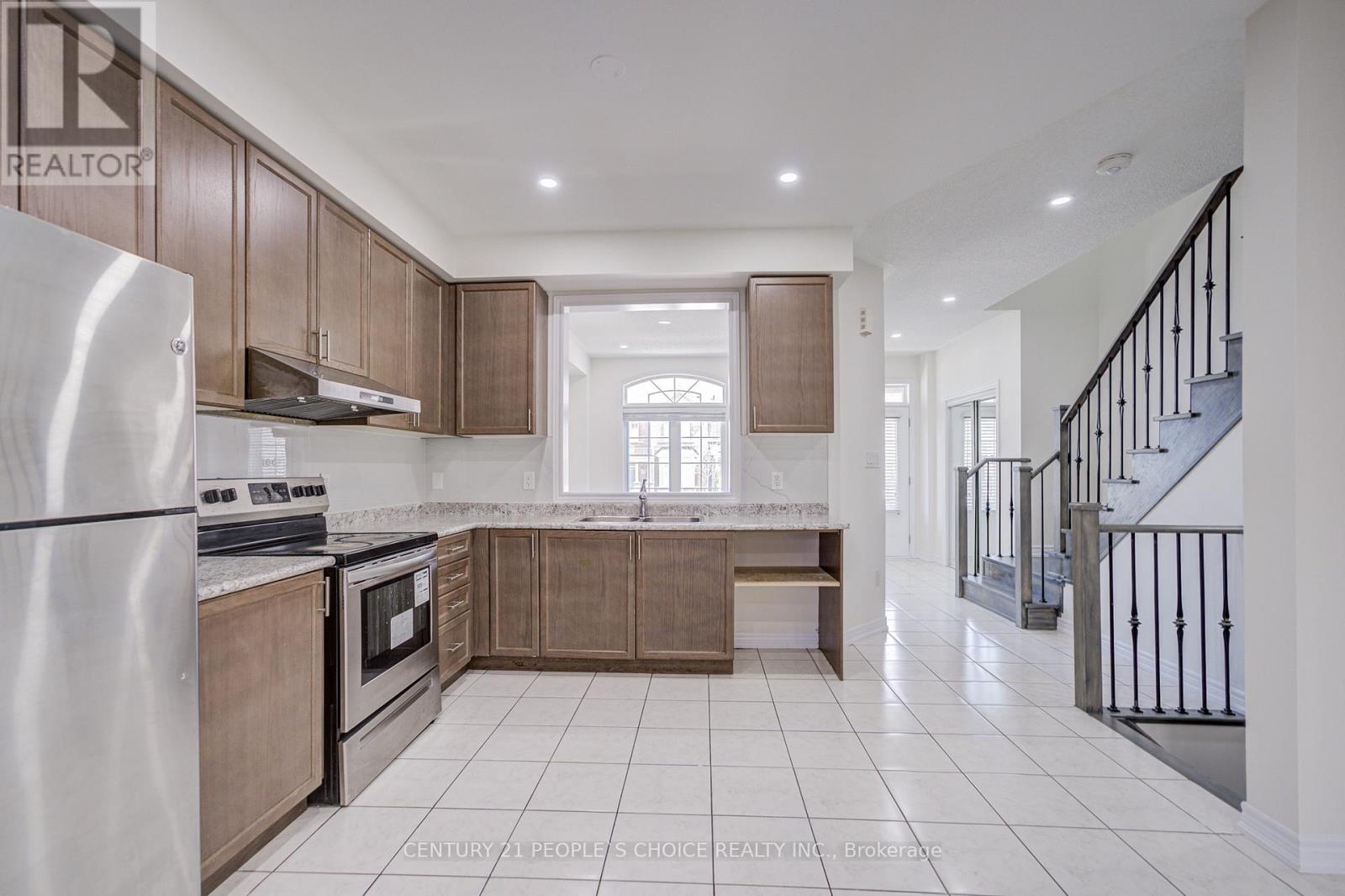 166 Remembrance Road, Brampton, Ontario  L7A 4X1 - Photo 10 - W13138218