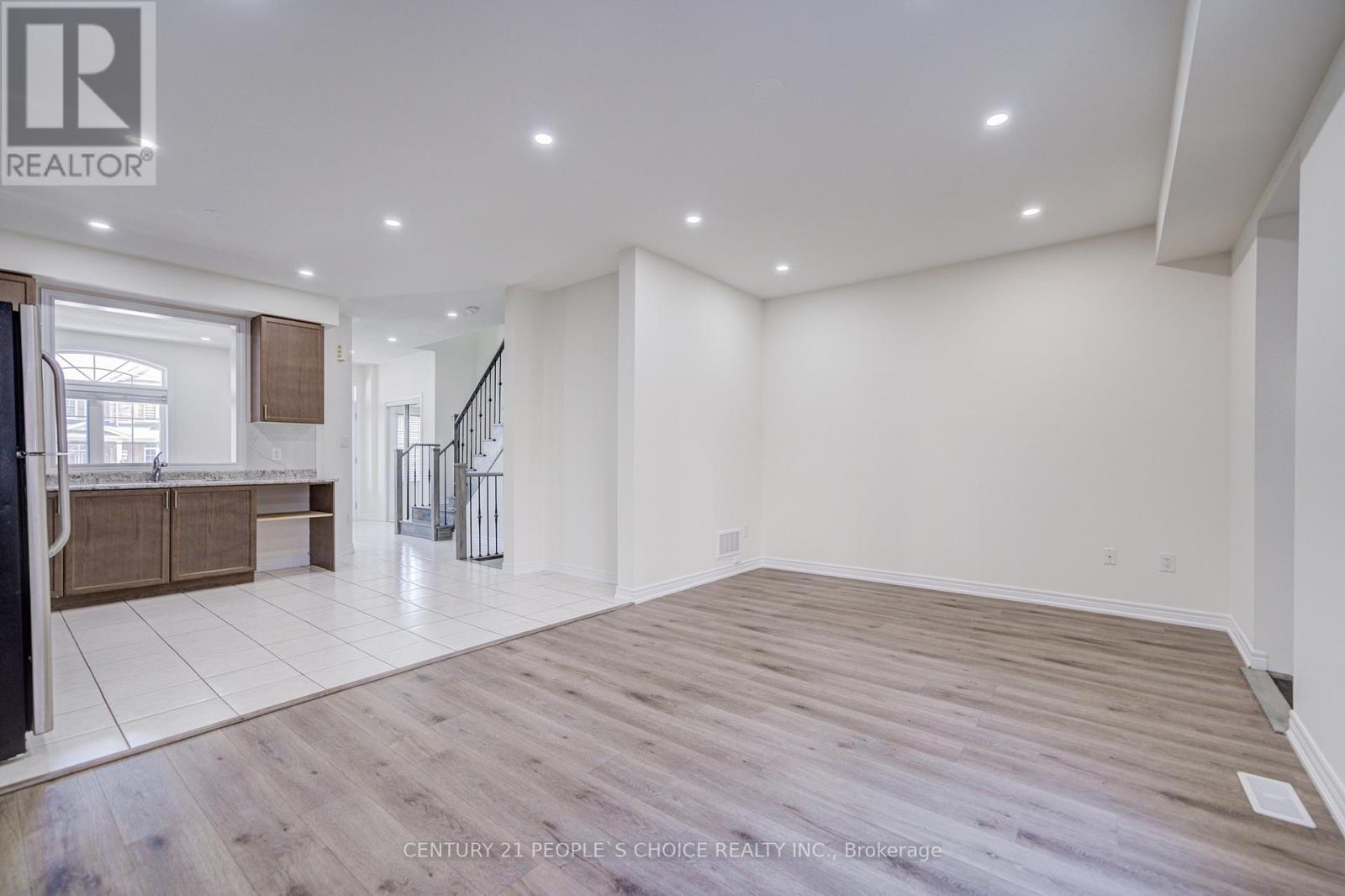 166 Remembrance Road, Brampton, Ontario  L7A 4X1 - Photo 12 - W13138218