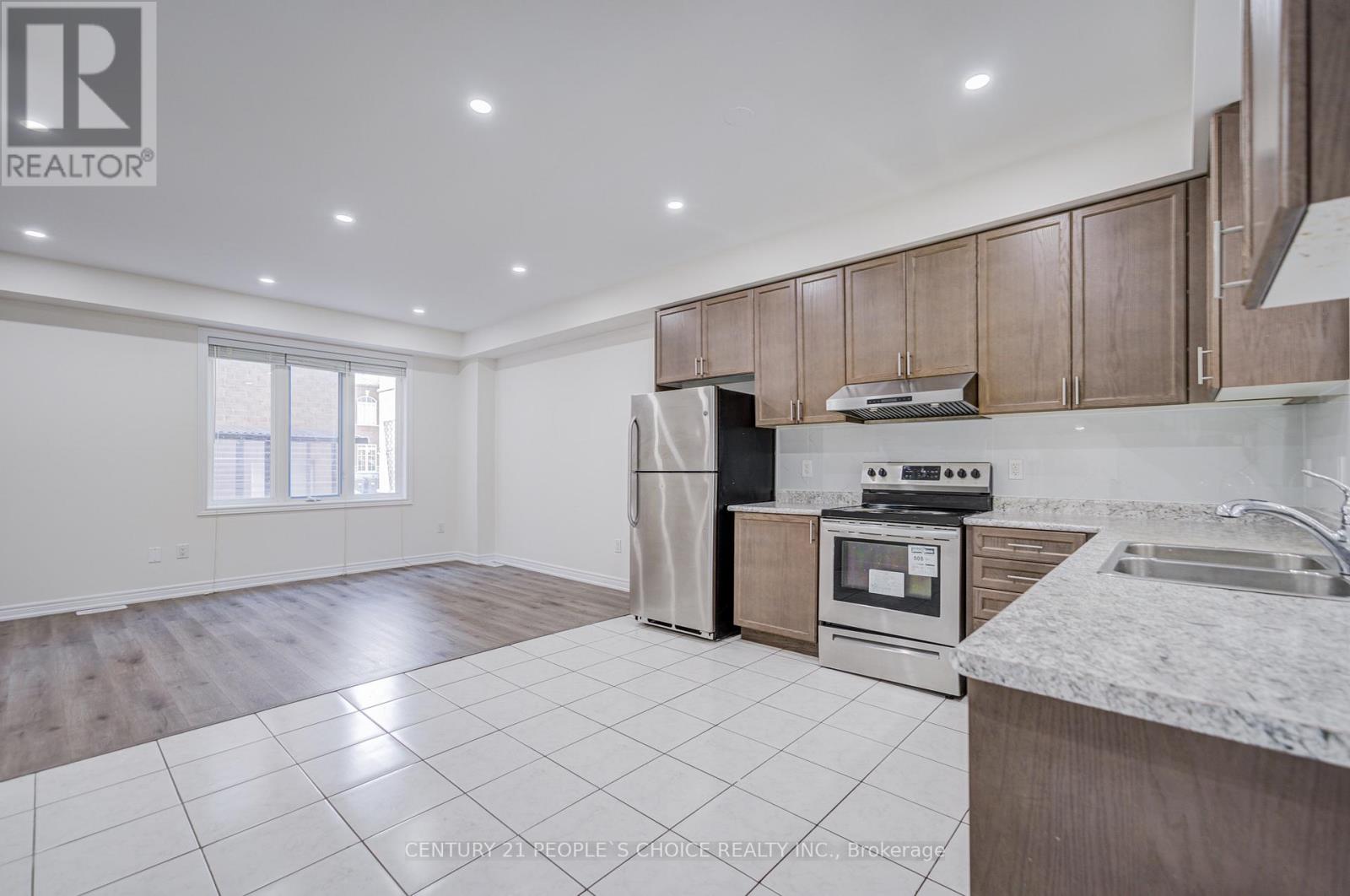 166 Remembrance Road, Brampton, Ontario  L7A 4X1 - Photo 5 - W13138218