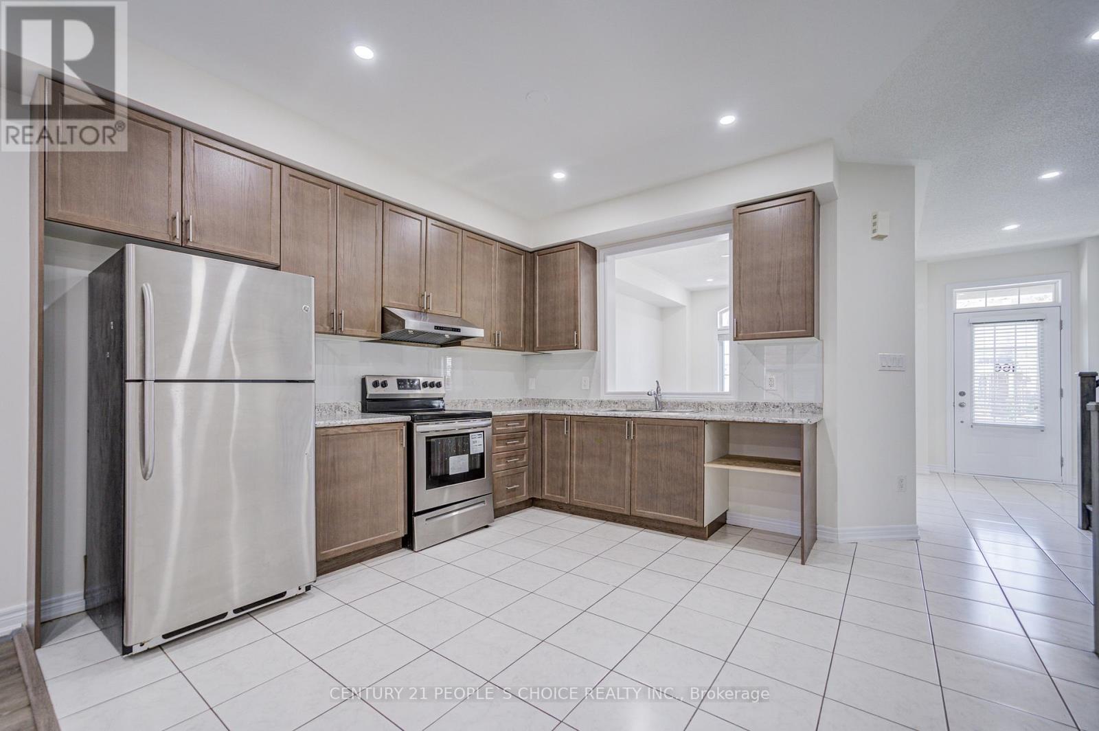 166 Remembrance Road, Brampton, Ontario  L7A 4X1 - Photo 8 - W13138218