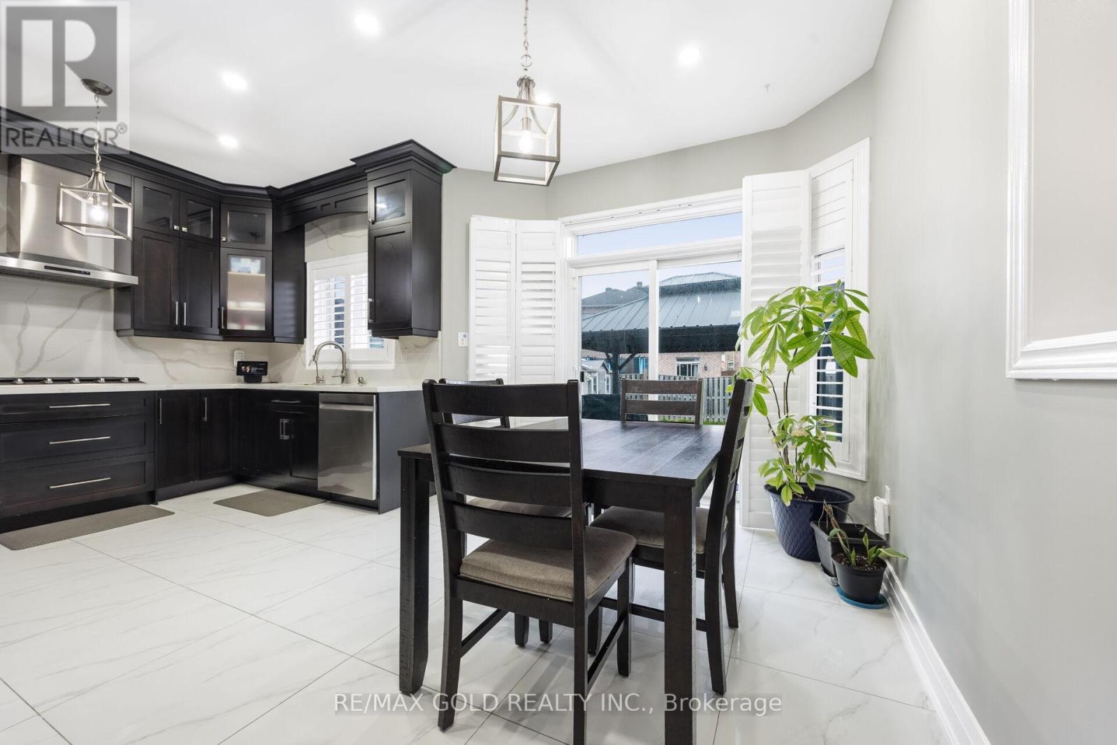64 Strathdale Road, Brampton, Ontario  L6P 2Y4 - Photo 11 - W13138232