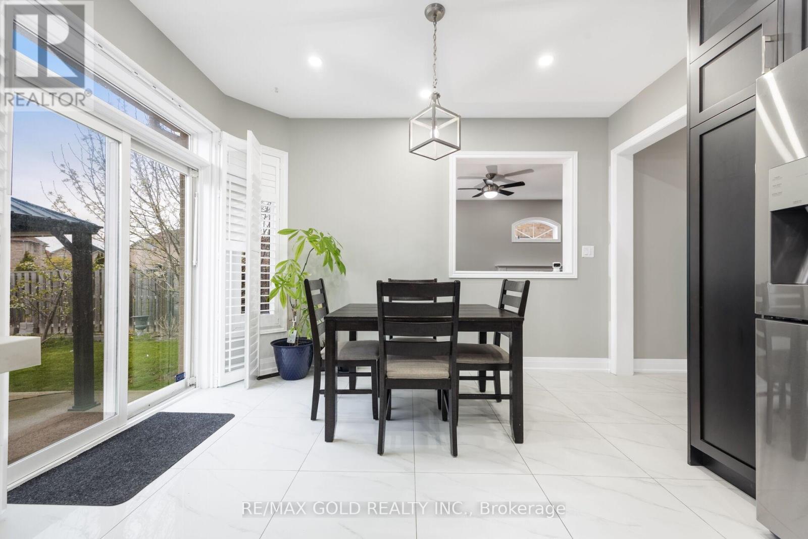 64 Strathdale Road, Brampton, Ontario  L6P 2Y4 - Photo 12 - W13138232