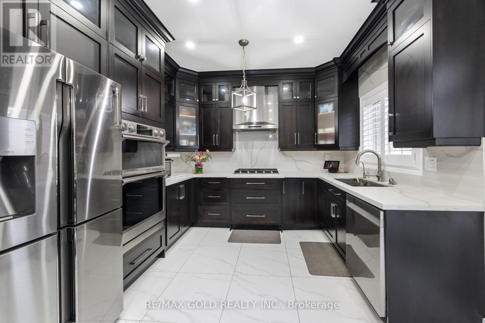 64 Strathdale Road, Brampton, Ontario  L6P 2Y4 - Photo 14 - W13138232