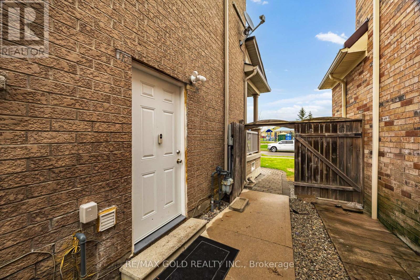 64 Strathdale Road, Brampton, Ontario  L6P 2Y4 - Photo 42 - W13138232