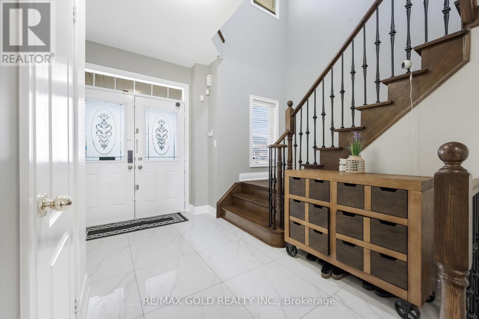 64 Strathdale Road, Brampton, Ontario  L6P 2Y4 - Photo 5 - W13138232