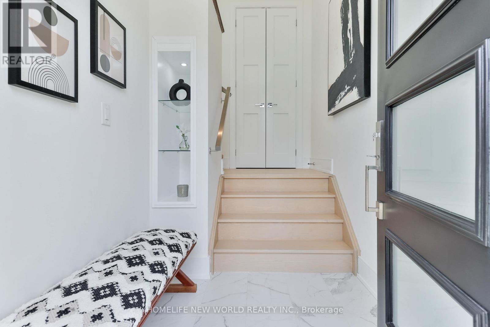 158 Alderbrae Avenue, Toronto, Ontario  M8W 4K3 - Photo 2 - W13138238