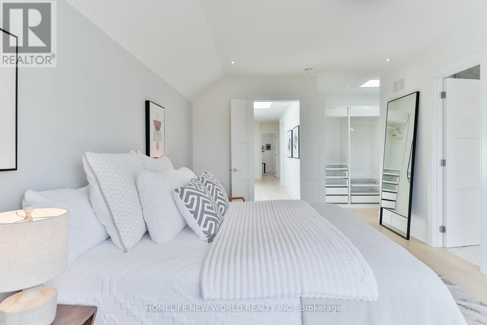 158 Alderbrae Avenue, Toronto, Ontario  M8W 4K3 - Photo 25 - W13138238