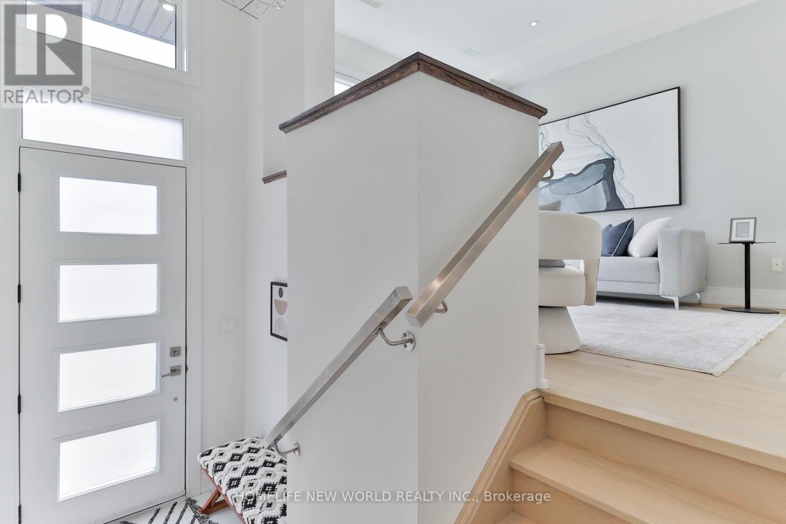 158 Alderbrae Avenue, Toronto, Ontario  M8W 4K3 - Photo 4 - W13138238