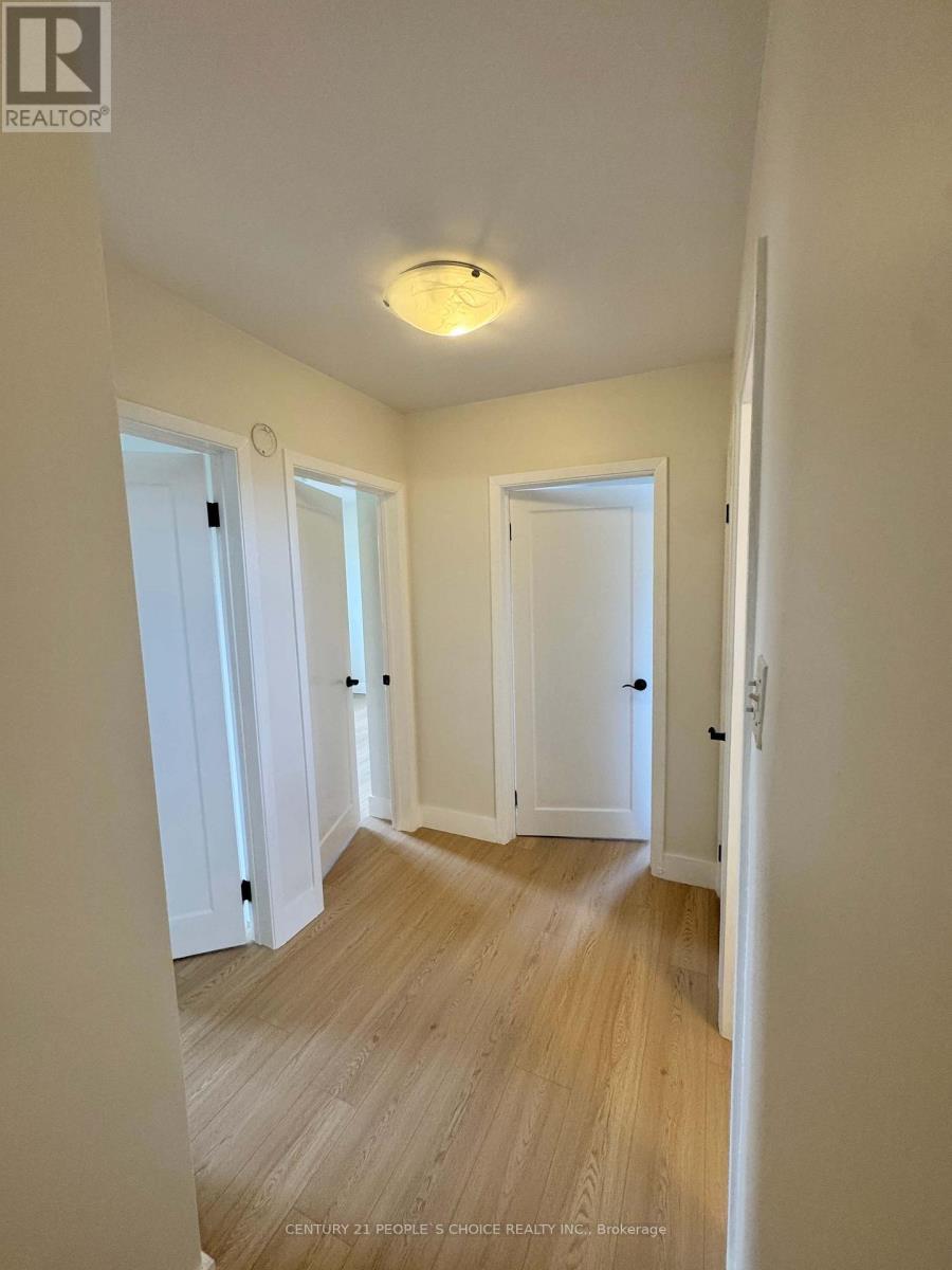 29 Dellbrook Crescent, Toronto, Ontario  M9L 1E3 - Photo 12 - W13138242