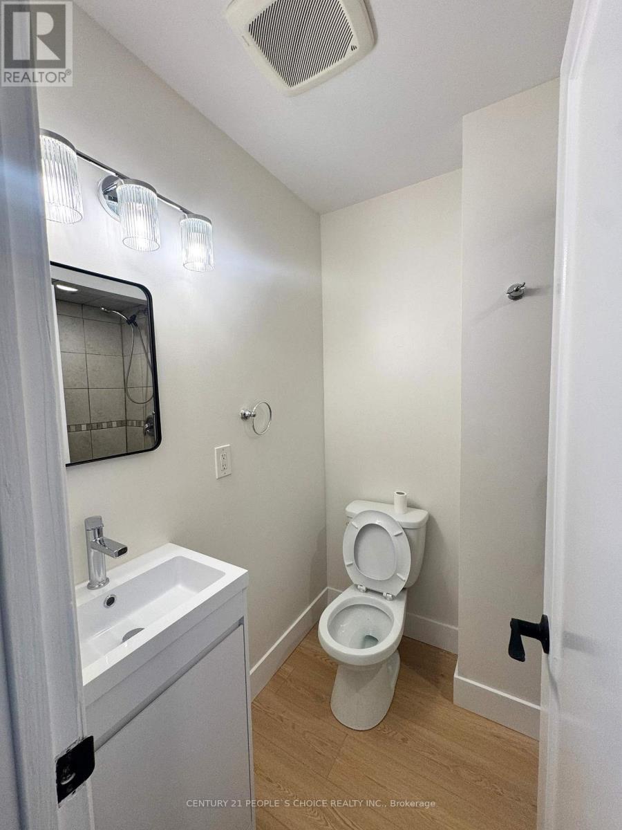 29 Dellbrook Crescent, Toronto, Ontario  M9L 1E3 - Photo 13 - W13138242