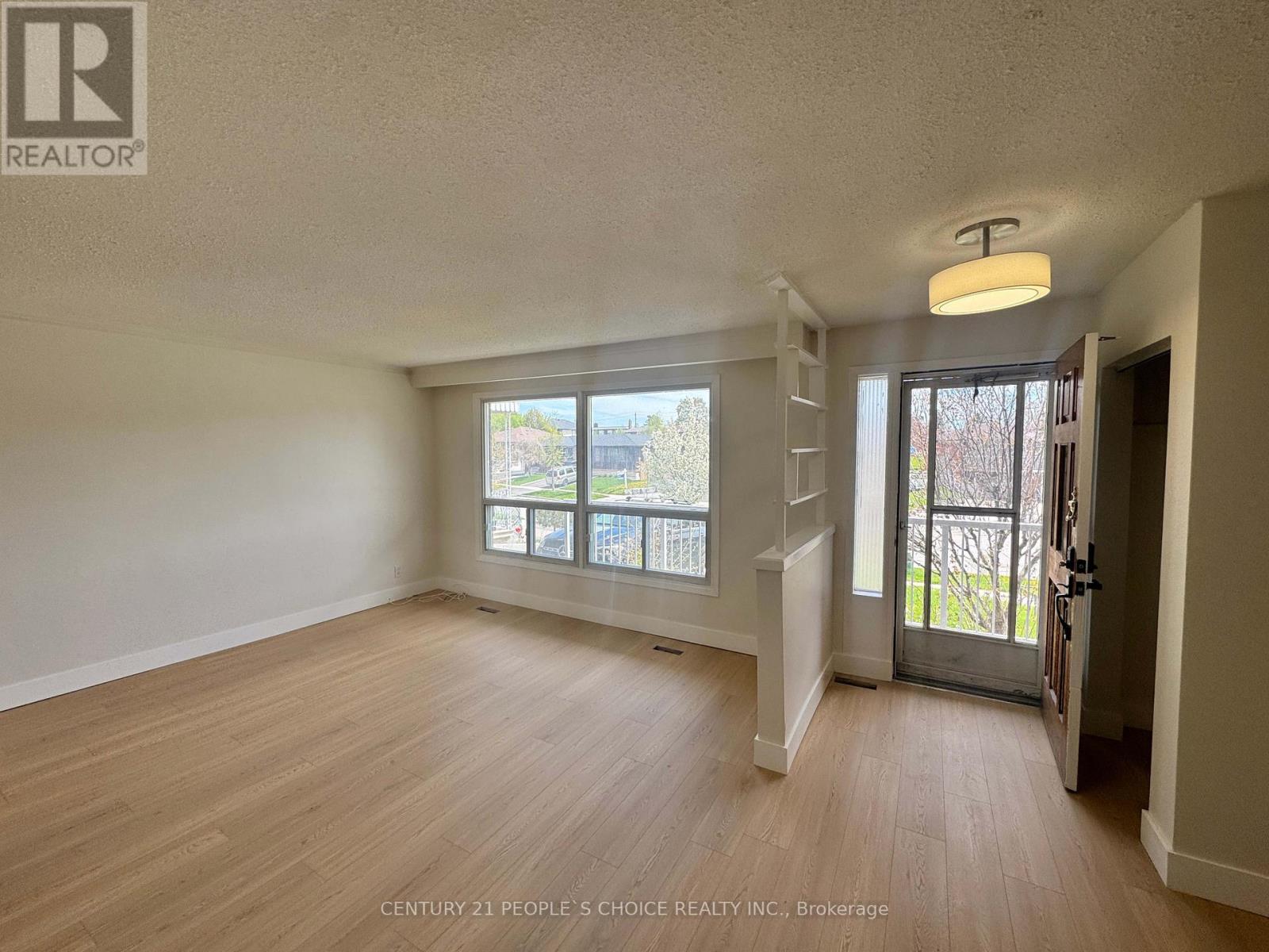 29 Dellbrook Crescent, Toronto, Ontario  M9L 1E3 - Photo 9 - W13138242