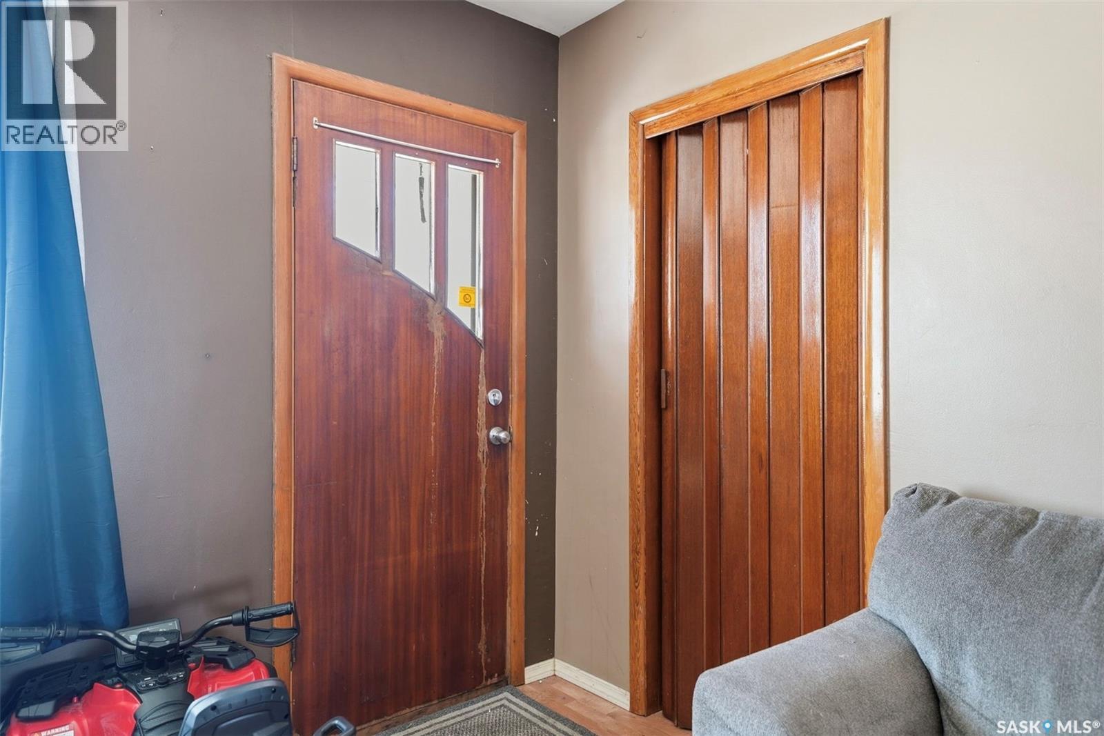 439 22nd Street E, Prince Albert, Saskatchewan  S6V 1V5 - Photo 3 - SK035915