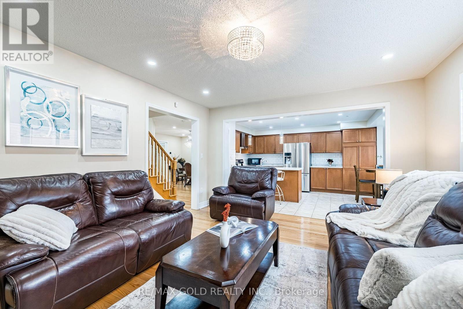 11 Ponymeadow Way, Brampton, Ontario  L6X 0M2 - Photo 9 - W13133936