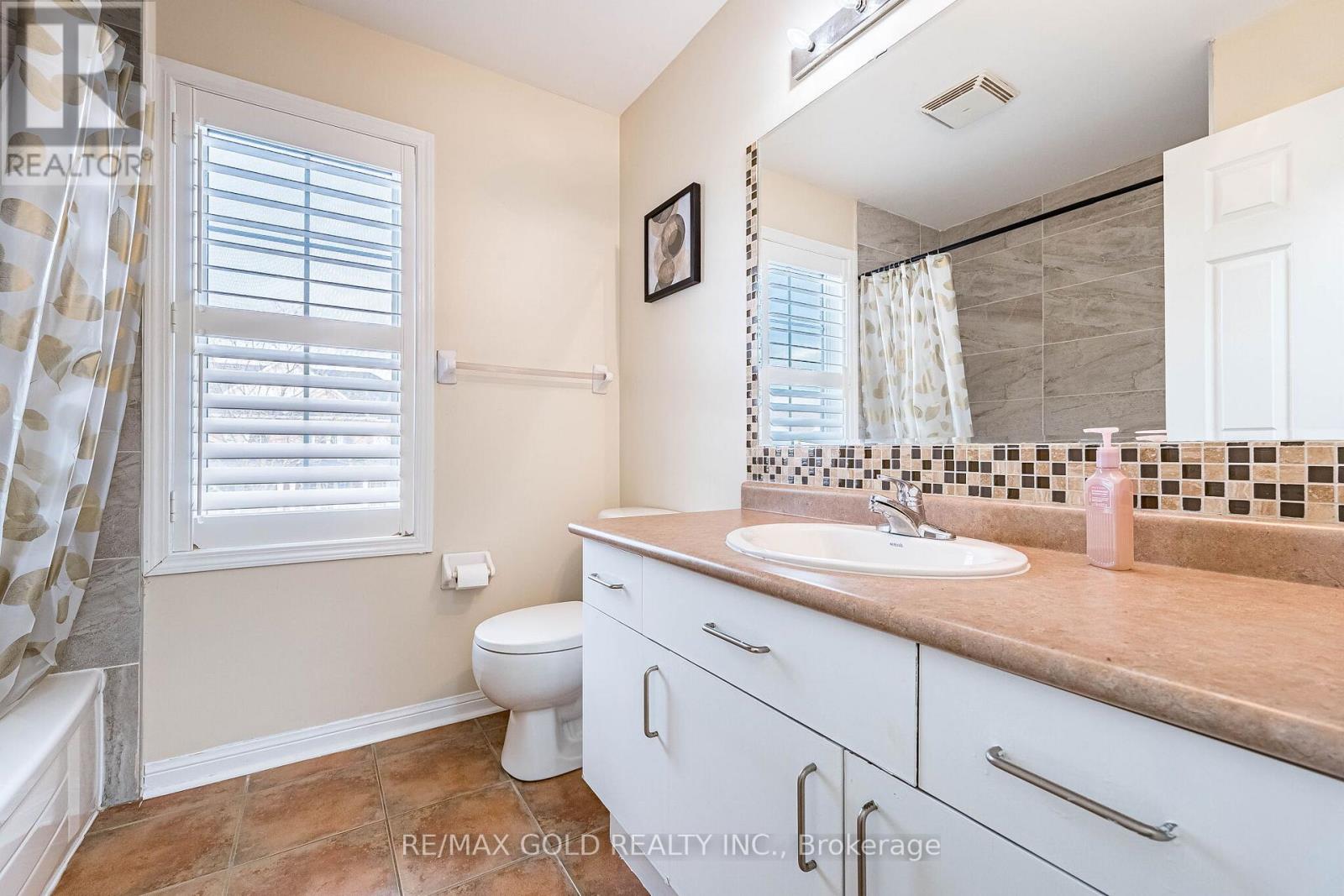 11 Ponymeadow Way, Brampton, Ontario  L6X 0M2 - Photo 23 - W13133936