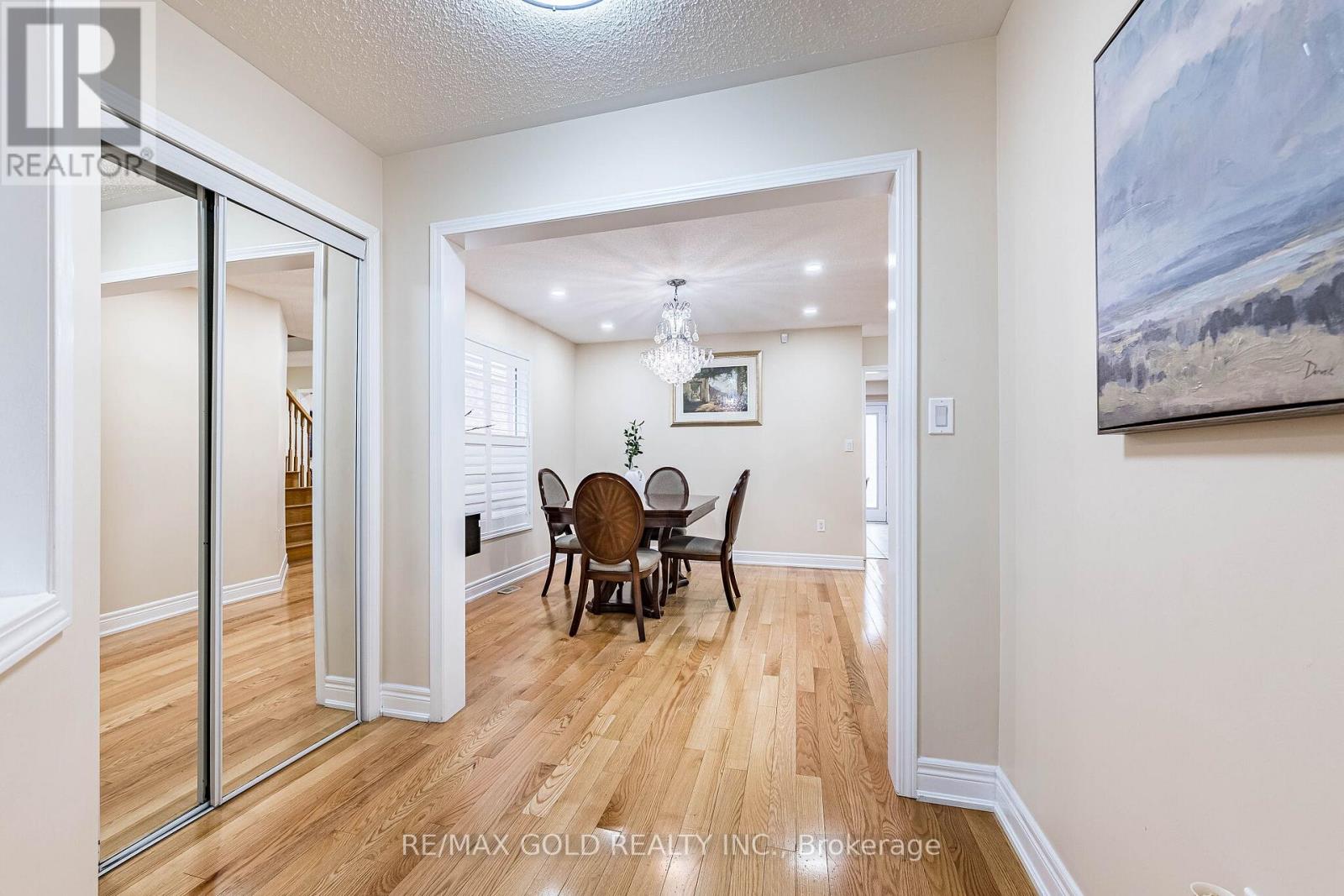 11 Ponymeadow Way, Brampton, Ontario  L6X 0M2 - Photo 4 - W13133936