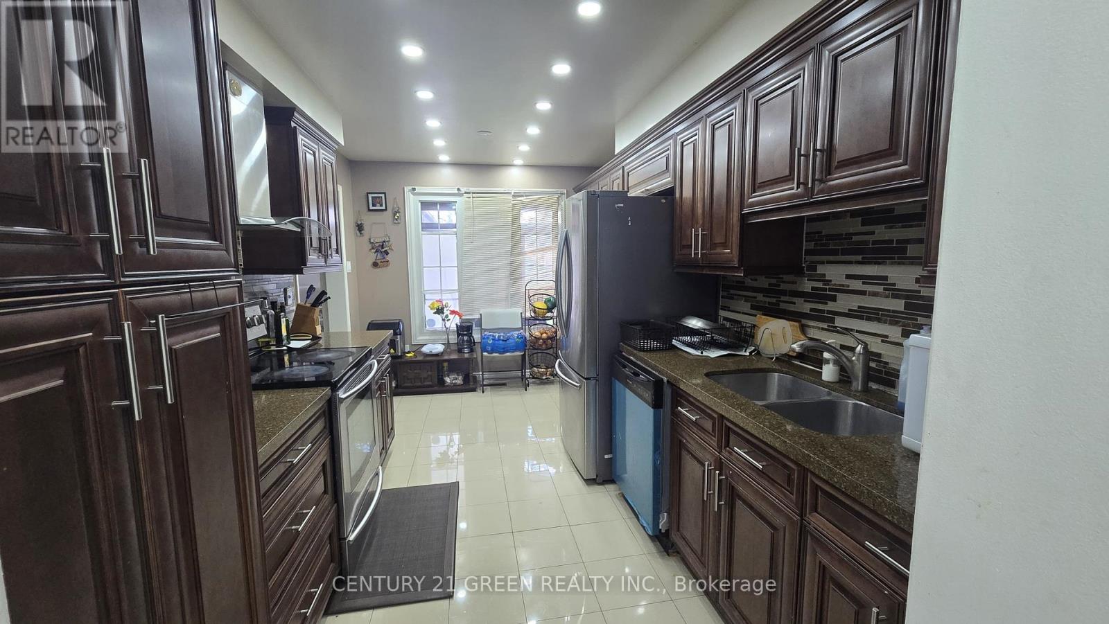 849 Millworks Crescent, Mississauga, Ontario  L5V 1C4 - Photo 4 - W13136990