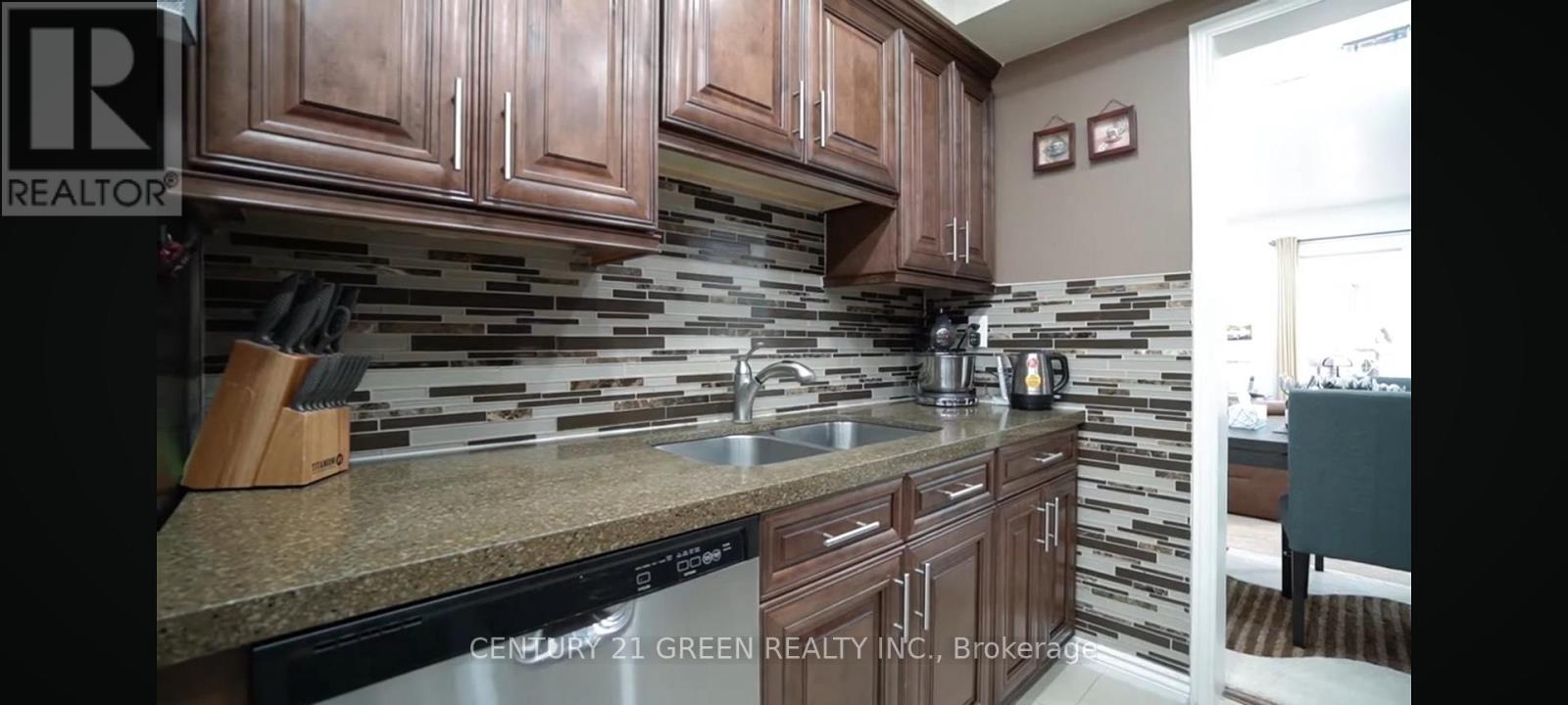 849 Millworks Crescent, Mississauga, Ontario  L5V 1C4 - Photo 6 - W13136990