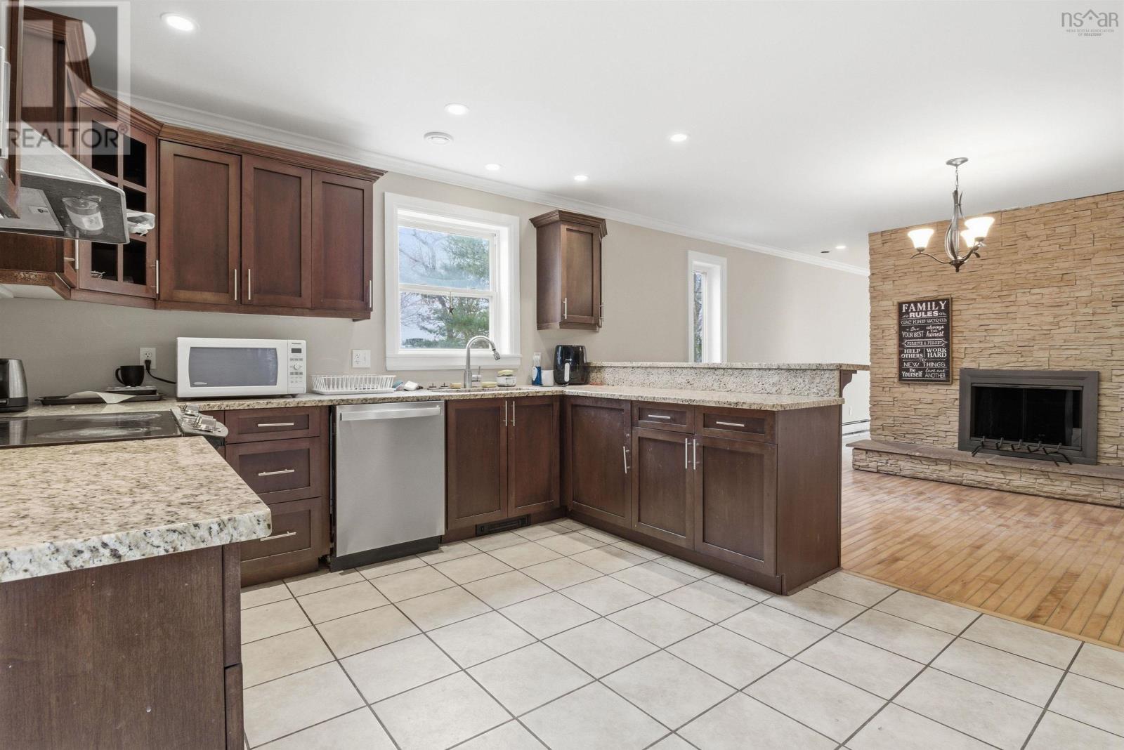 23 Locke Street, Bedford, Nova Scotia  B4A 1N1 - Photo 11 - 202610710