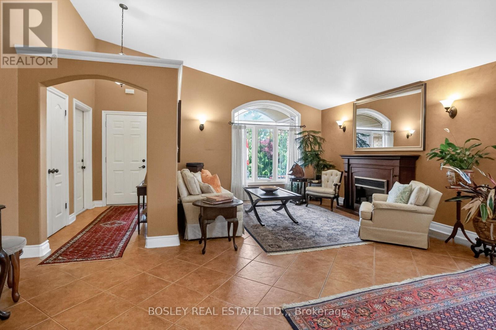 15 Hope Avenue, Niagara-On-The-Lake, Ontario  L0S 1T0 - Photo 5 - X12898476