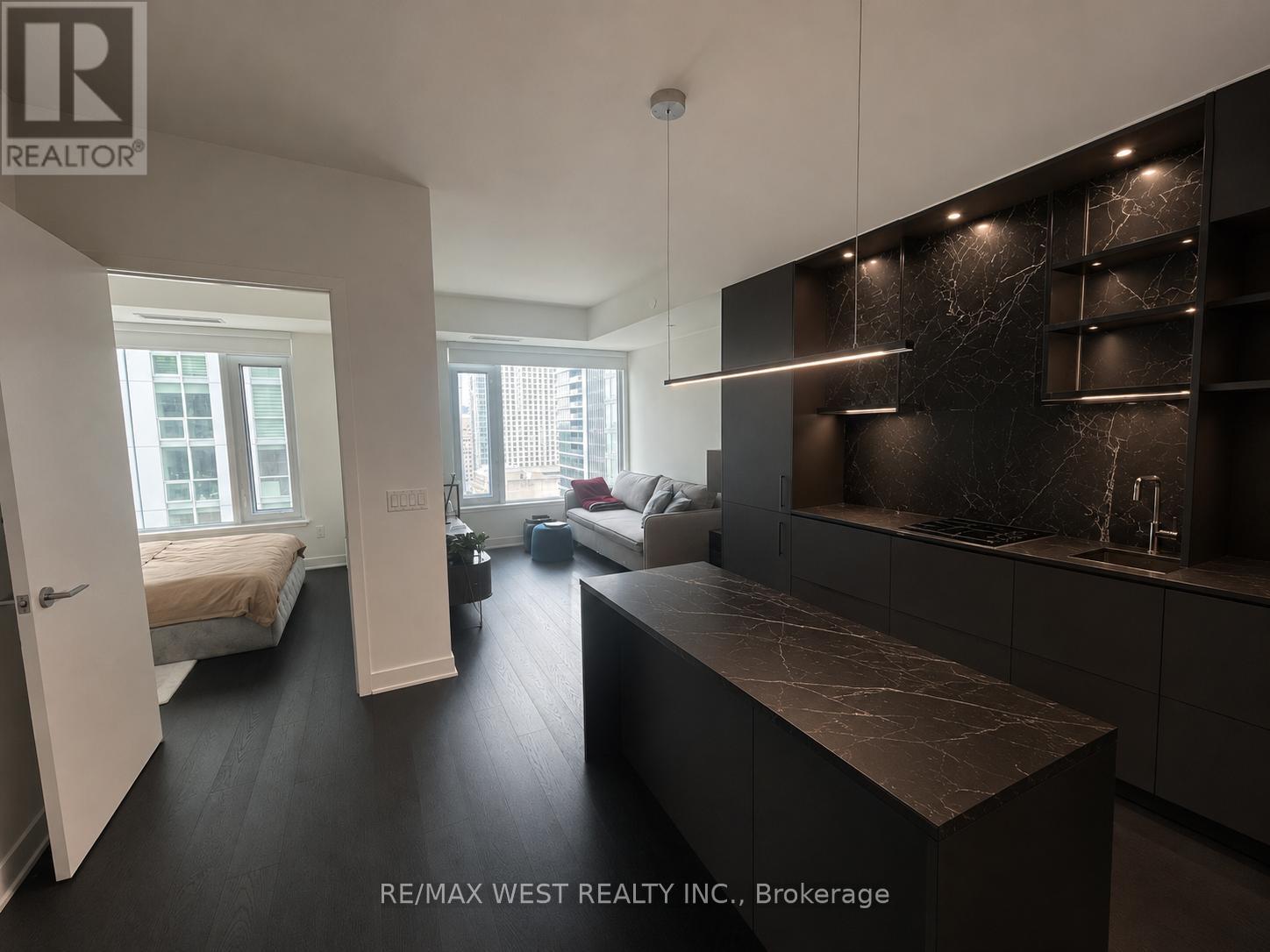 1809 - 11 Yorkville Avenue, Toronto, Ontario  M4W 1L2 - Photo 1 - C13138294