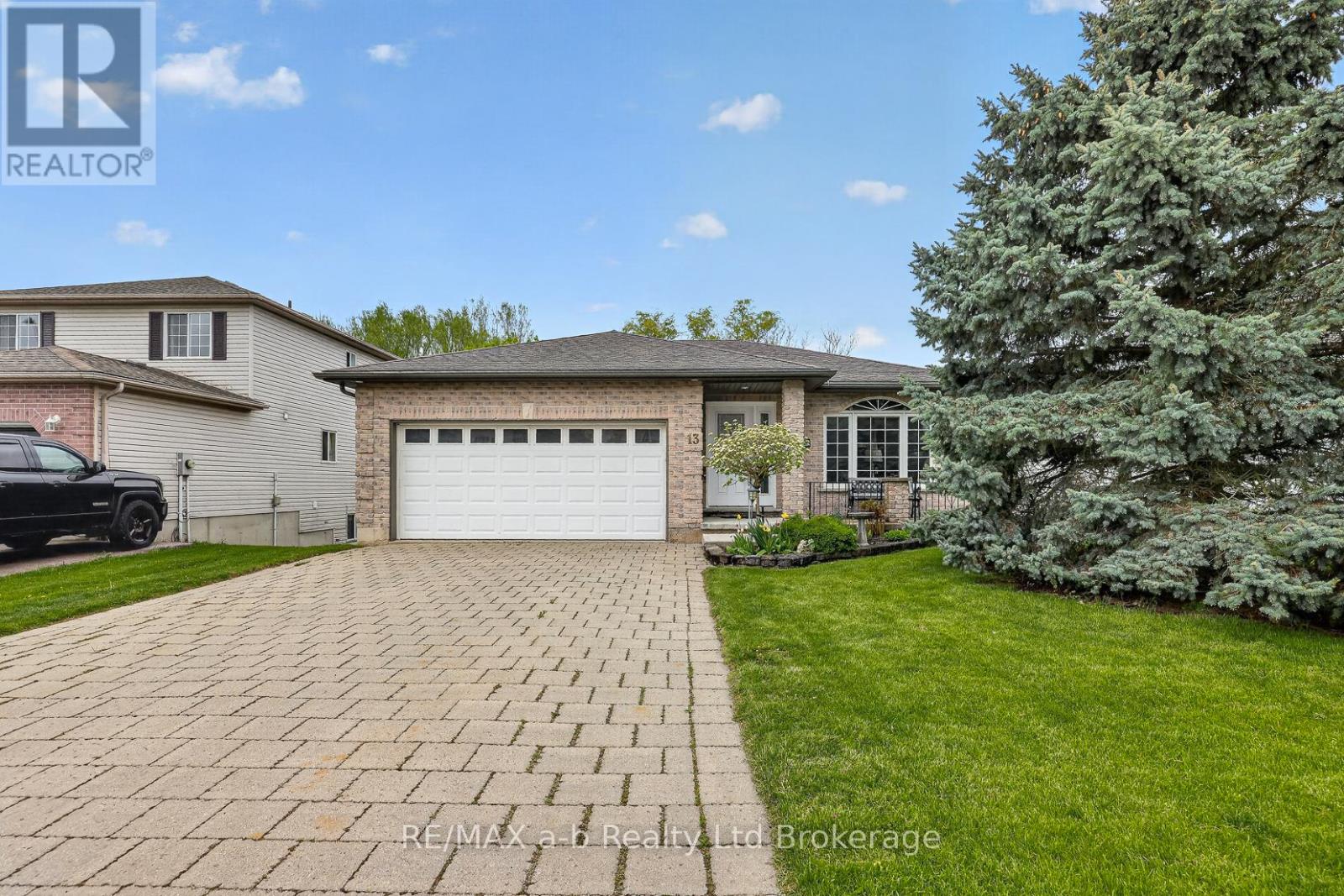 13 Cornish Crescent, Ingersoll, Ontario  N5C 4C9 - Photo 1 - X13138308