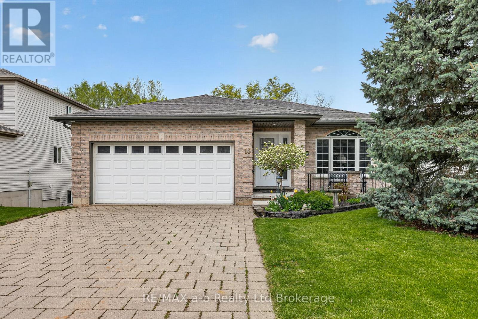 13 Cornish Crescent, Ingersoll, Ontario  N5C 4C9 - Photo 2 - X13138308