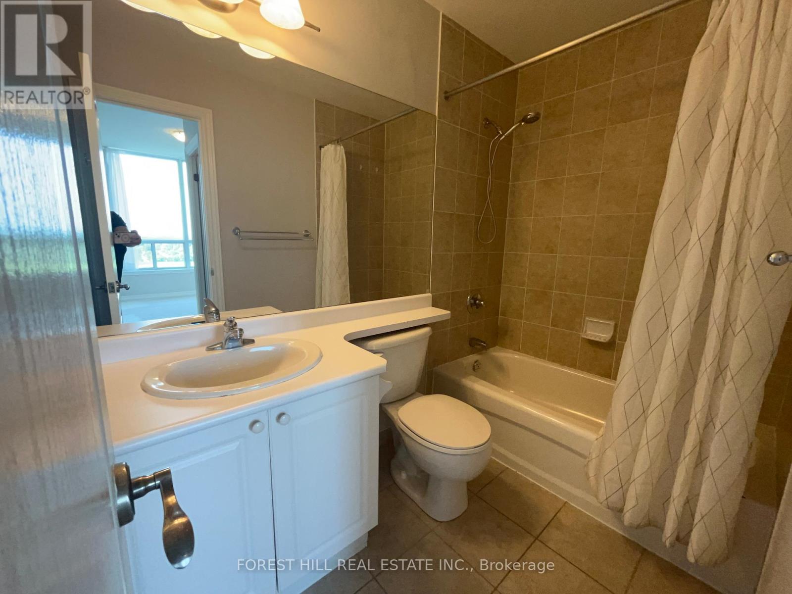 1608 - 15 North Park Road, Vaughan, Ontario  L4J 0A1 - Photo 13 - N13138330