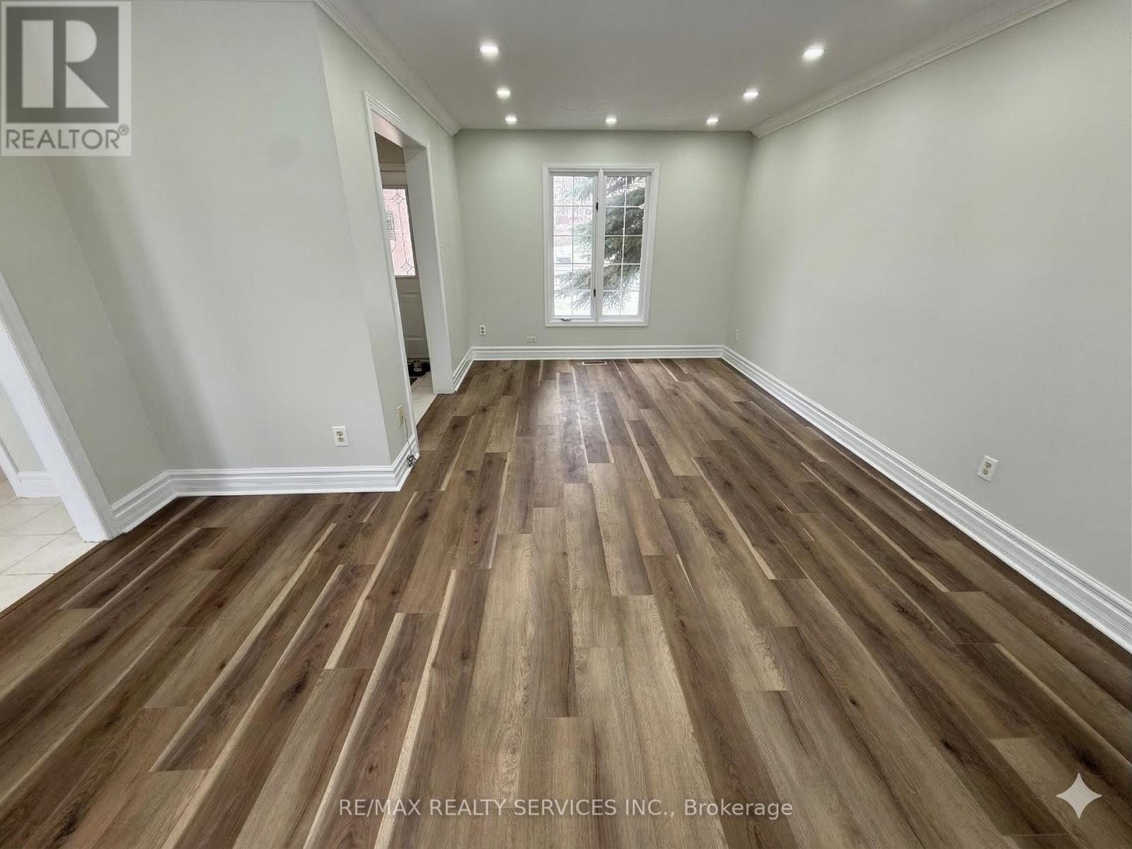 67 Livingstone Street W, Barrie, Ontario  L4N 7J2 - Photo 6 - S13138272