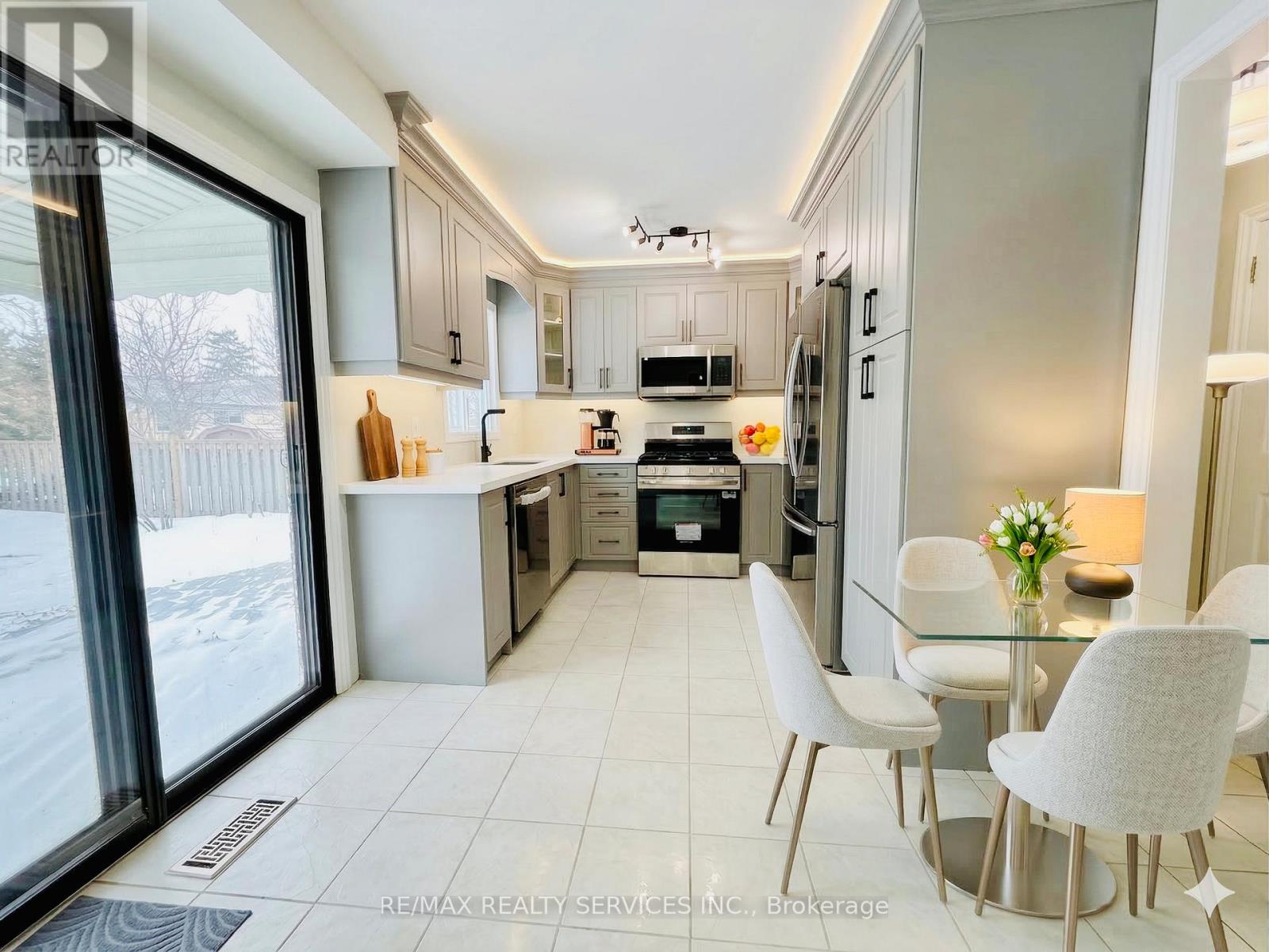 67 Livingstone Street W, Barrie, Ontario  L4N 7J2 - Photo 7 - S13138272