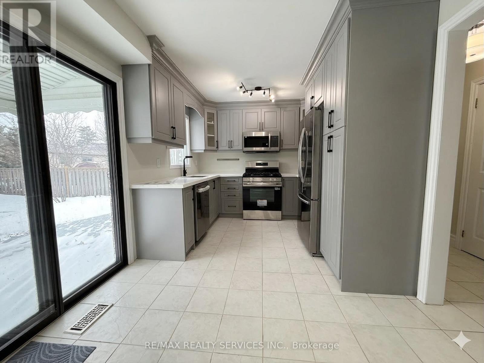 67 Livingstone Street W, Barrie, Ontario  L4N 7J2 - Photo 8 - S13138272