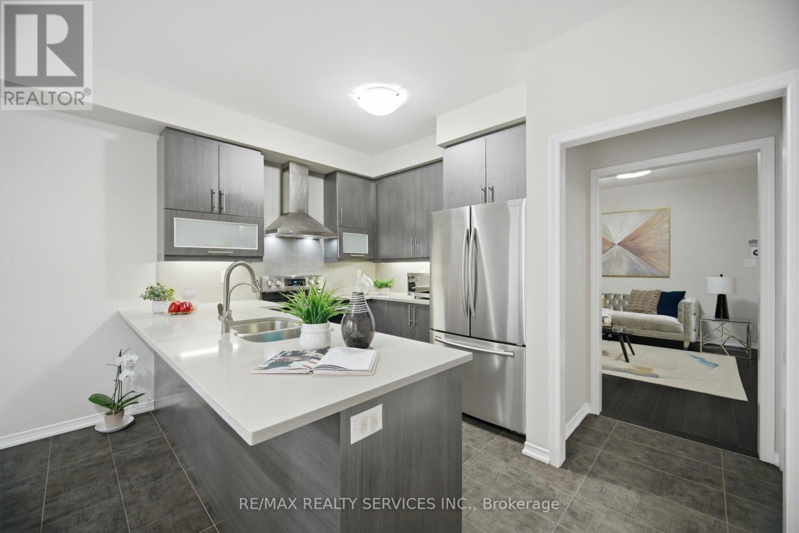 25 Baffin Crescent, Brampton, Ontario  L7A 4K7 - Photo 2 - W13138248