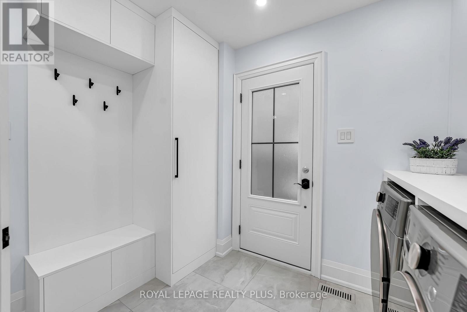 4344 Dallas Court, Mississauga, Ontario  L4W 4G7 - Photo 21 - W13138310
