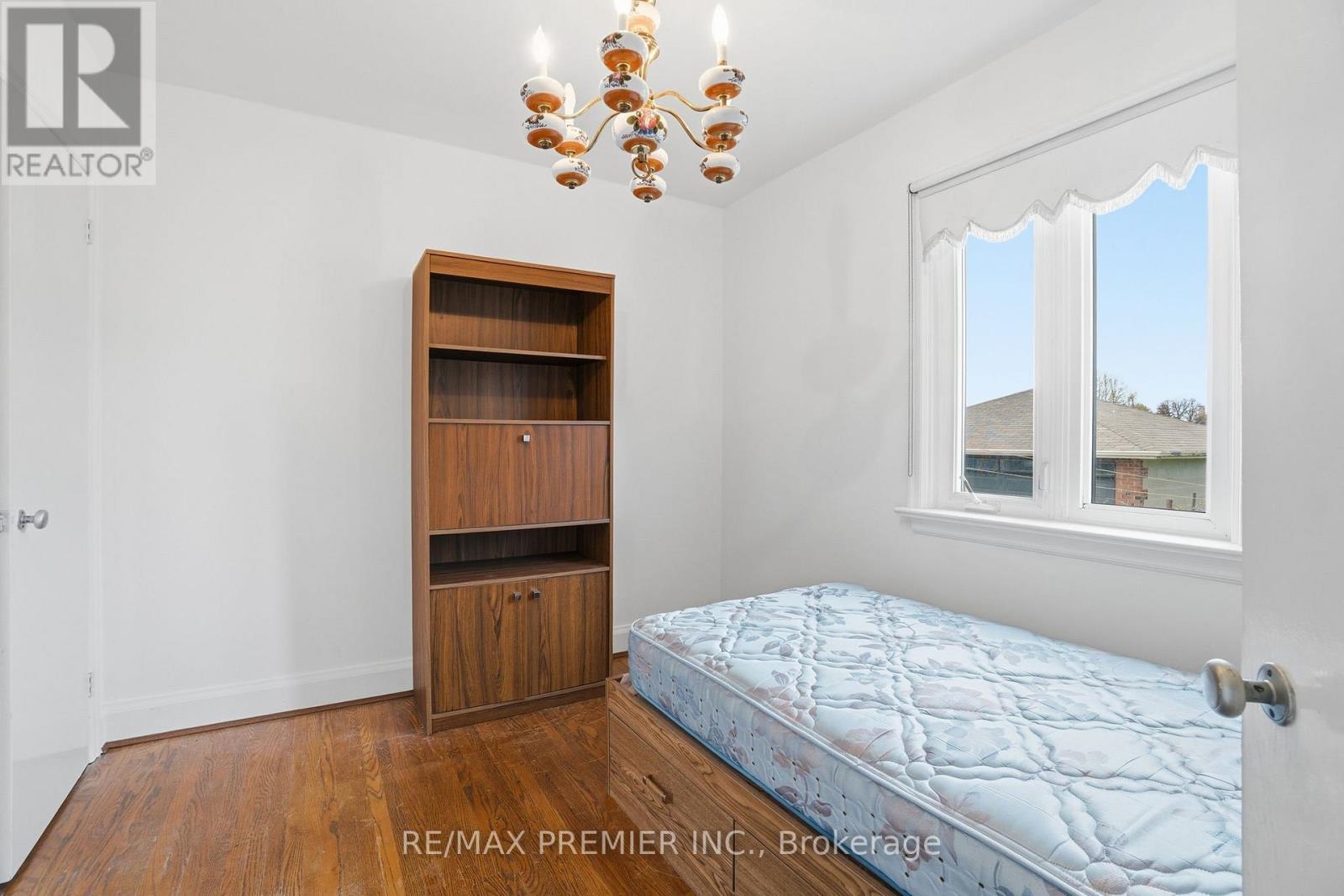 436 Rustic Road, Toronto, Ontario  M6L 1W9 - Photo 10 - W13136588